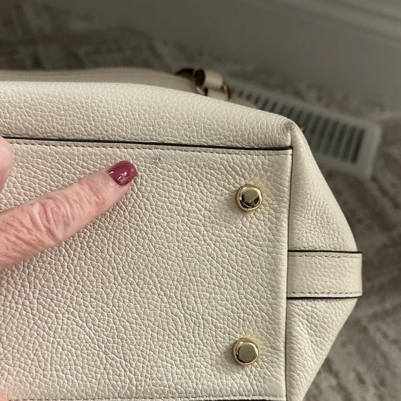 Coach Off-White Leather Shoulder Bag - Picture 9 of 10